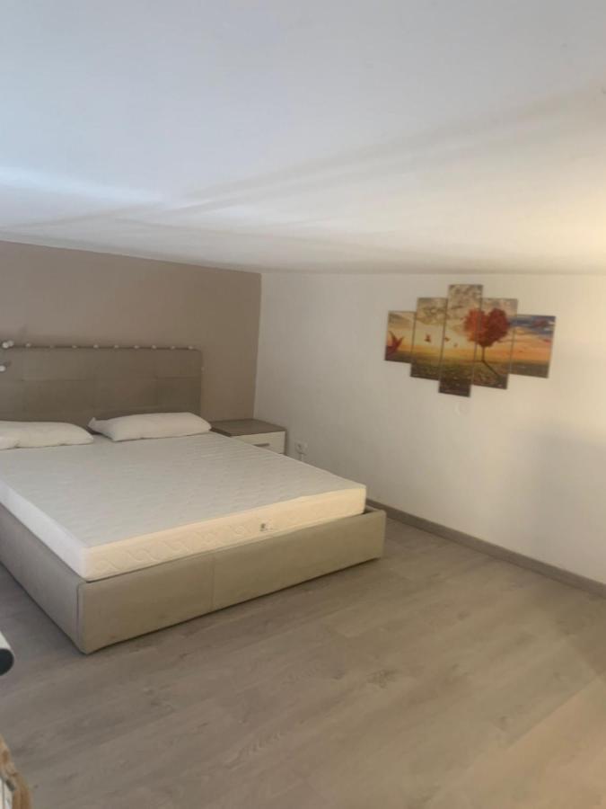 Odeon Apartment In Centro A Ливорно Екстериор снимка
