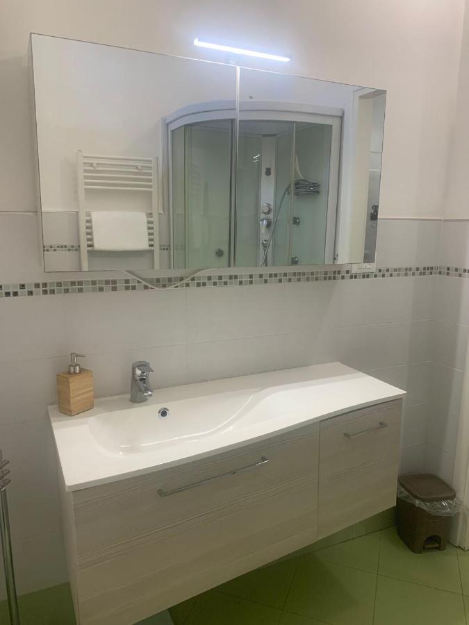 Odeon Apartment In Centro A Ливорно Екстериор снимка